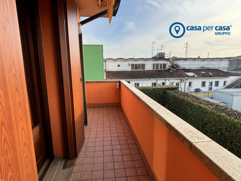 APPROVATO GRUPPO CASA PER CASA: VALUTATO, CONTROLLATO, GESTITO IN ESCLUSIVA!

ZONA
L'immobile si ...