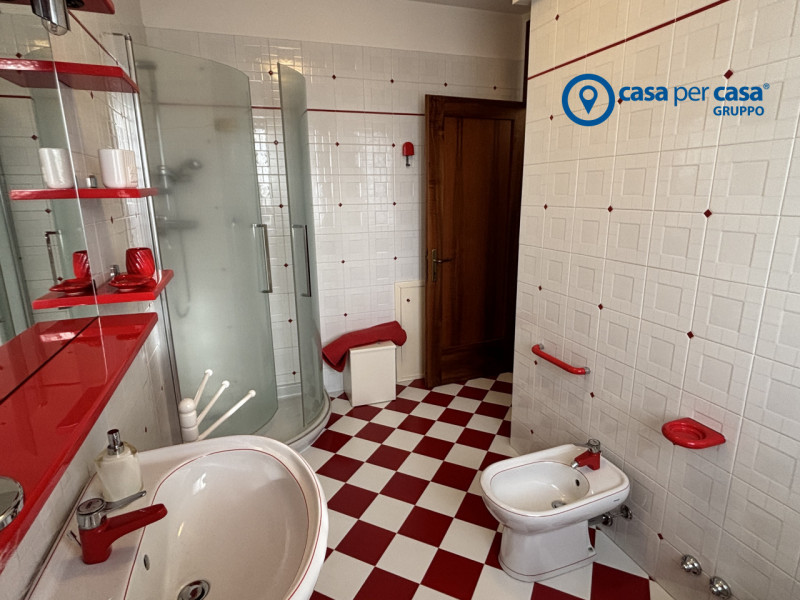 APPROVATO GRUPPO CASA PER CASA: VALUTATO, CONTROLLATO, GESTITO IN ESCLUSIVA!

ZONA
L'immobile si ...