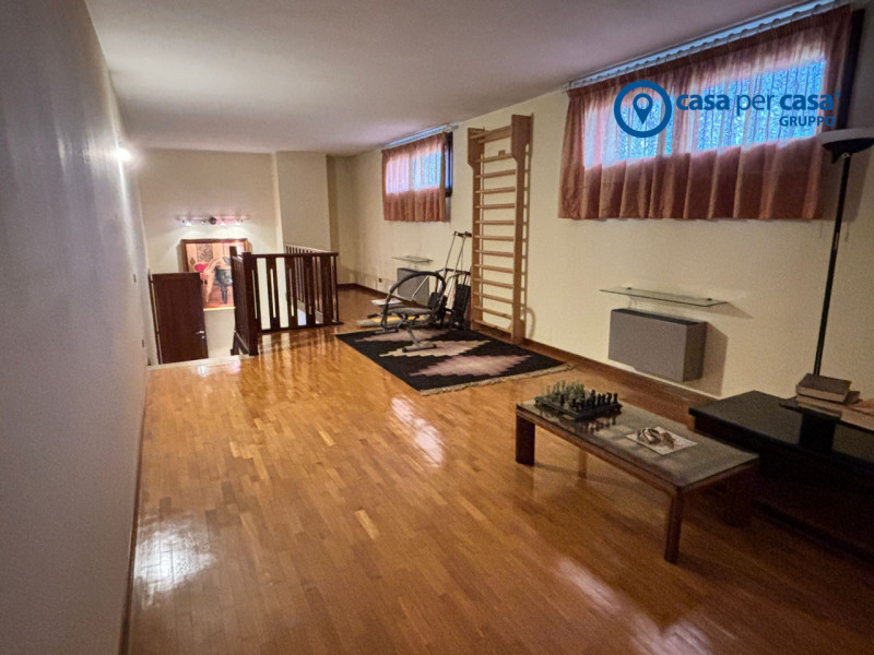 APPROVATO GRUPPO CASA PER CASA: VALUTATO, CONTROLLATO, GESTITO IN ESCLUSIVA!

ZONA
L'immobile si ...