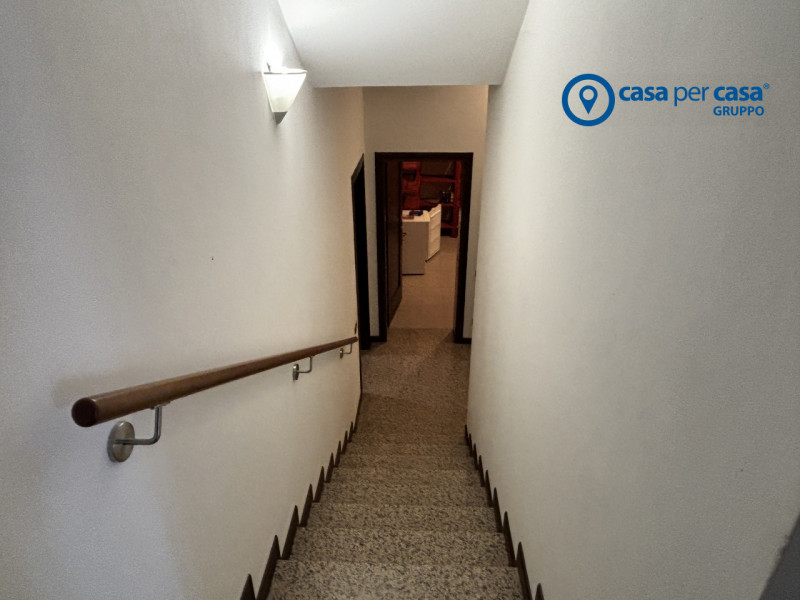 APPROVATO GRUPPO CASA PER CASA: VALUTATO, CONTROLLATO, GESTITO IN ESCLUSIVA!

ZONA
L'immobile si ...