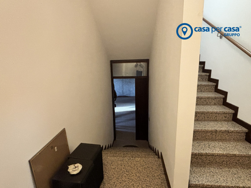 APPROVATO GRUPPO CASA PER CASA: VALUTATO, CONTROLLATO, GESTITO IN ESCLUSIVA!

ZONA
L'immobile si ...