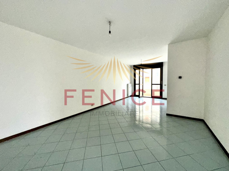 Nel cuore di Trevignano, in un contesto residenziale curato, tranquillo e ben abitato, Fenice Imm...