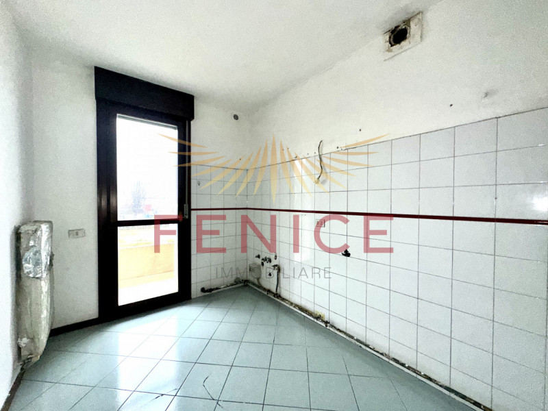 Nel cuore di Trevignano, in un contesto residenziale curato, tranquillo e ben abitato, Fenice Imm...