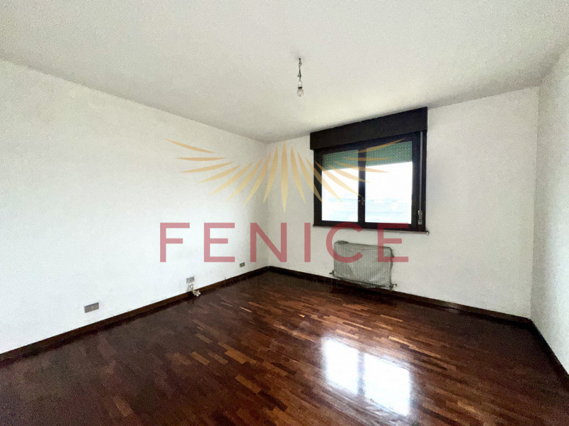 Nel cuore di Trevignano, in un contesto residenziale curato, tranquillo e ben abitato, Fenice Imm...