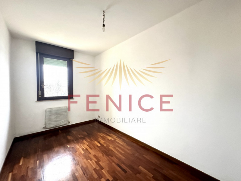 Nel cuore di Trevignano, in un contesto residenziale curato, tranquillo e ben abitato, Fenice Imm...