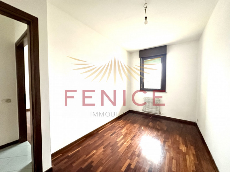 Nel cuore di Trevignano, in un contesto residenziale curato, tranquillo e ben abitato, Fenice Imm...