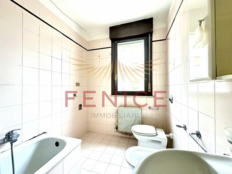 Nel cuore di Trevignano, in un contesto residenziale curato, tranquillo e ben abitato, Fenice Imm...