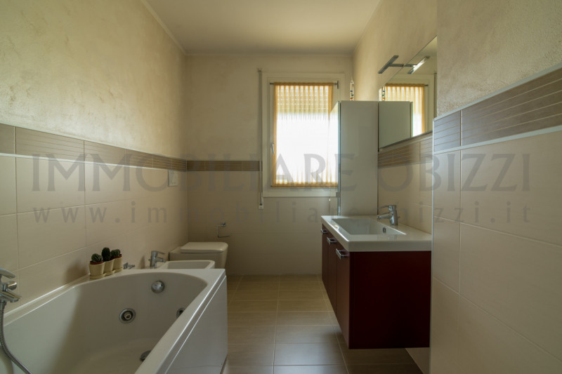 ALBIGNASEGO zona Ferri: vendesi appartamento al primo piano con ASCENSORE di recente costruzione ...