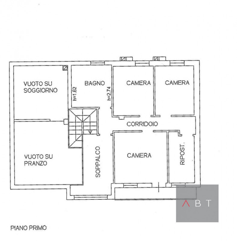 Situata nella frazione di Loreggiola, porzione di bifamiliare parzialmente ristrutturata e compos...