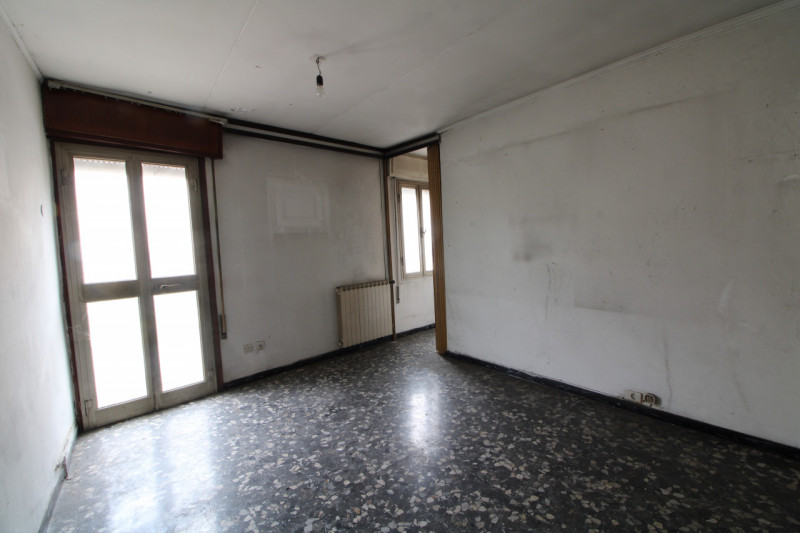 Scopri questo affascinante palazzo situato nel cuore di Este.. Con una superficie totale di 108 m...