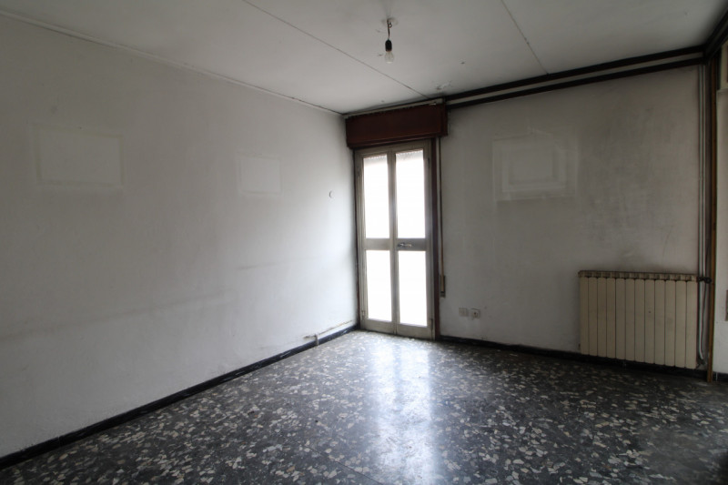 Scopri questo affascinante palazzo situato nel cuore di Este.. Con una superficie totale di 108 m...