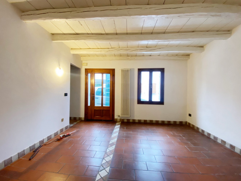 (Per INFO Mara 3481536890) A Carbonera, in località Vascon, proponiamo in vendita questa porzione...