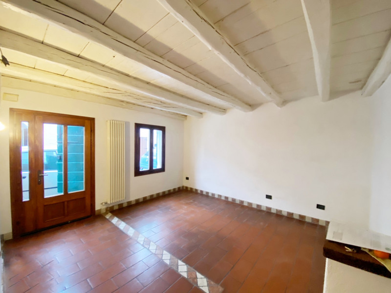 (Per INFO Mara 3481536890) A Carbonera, località Vascon, proponiamo in vendita questa porzione ce...