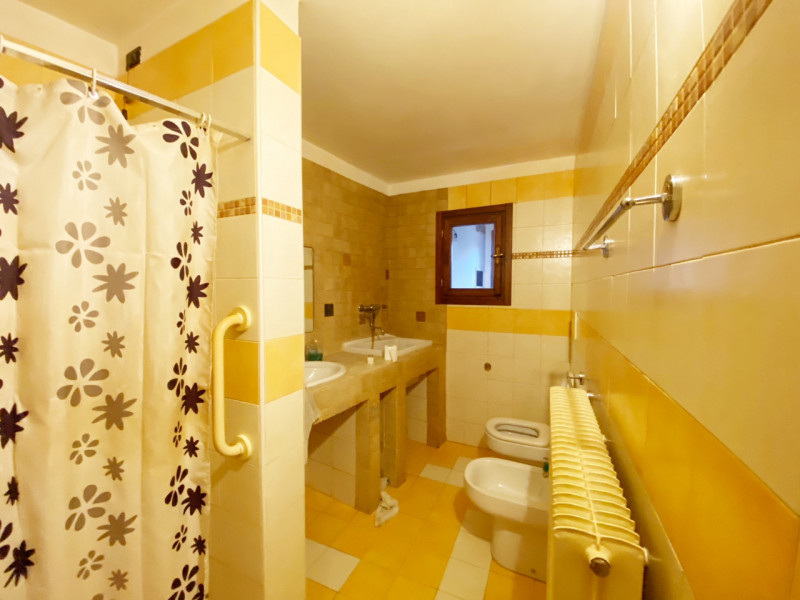 (Per INFO Mara 3481536890) A Carbonera, in località Vascon, proponiamo in vendita questa porzione...