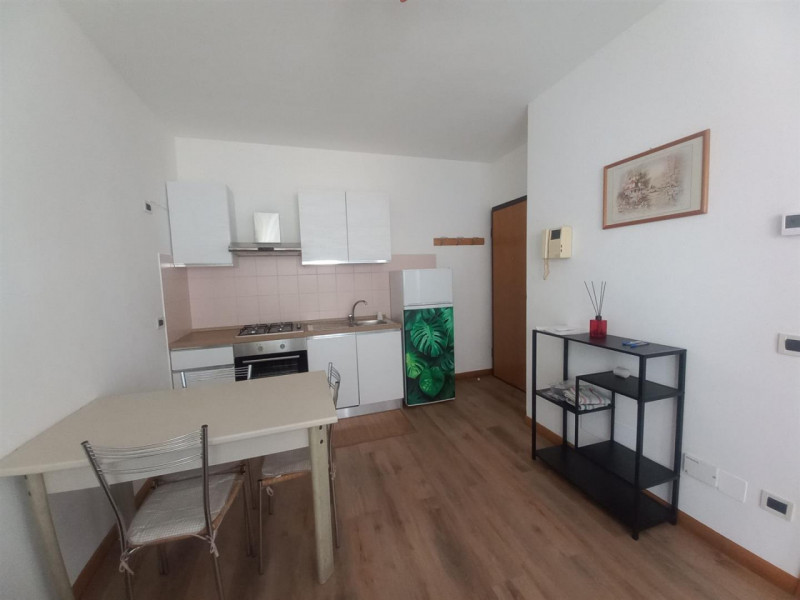 VICENZA-ZONA CATTANE: IN LOCAZIONE MINI APPARTAMENTO ARREDATO CON AUTORIMESSA. CODICE 4589 EURO 5...