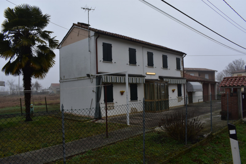 Scopri questa casa singola in esclusiva terratetto situata nelle vicinanze di Terrassa Padovana. ...