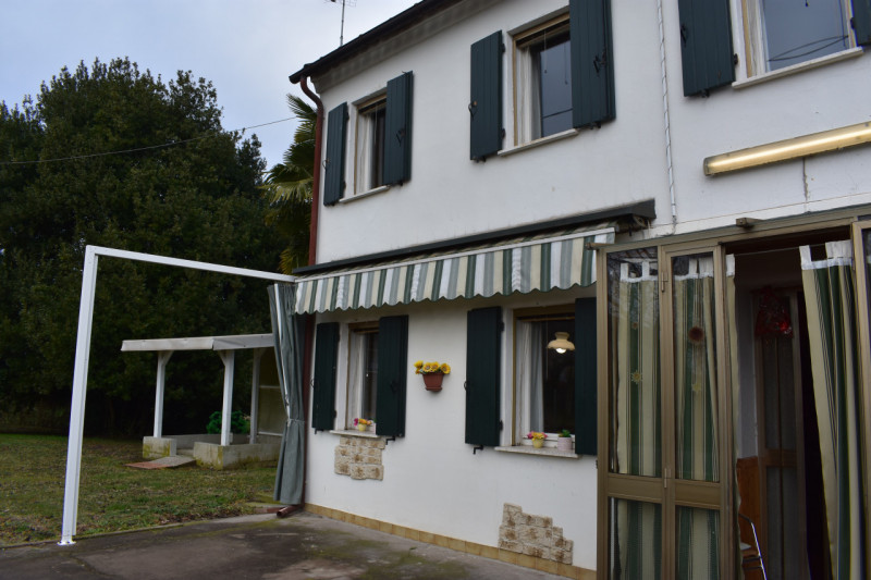 Scopri questa casa singola in esclusiva terratetto situata nelle vicinanze di Terrassa Padovana. ...