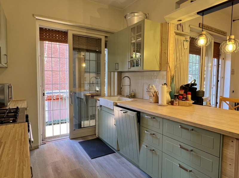 OTTIMO TRICAMERE BISERVIZI CON TAVERNA E GARAGE COLLEGATI, IN VENDITA A VICENZA QUARTIERE PISCINE...