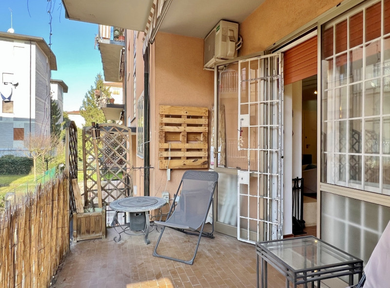 OTTIMO TRICAMERE BISERVIZI CON TAVERNA E GARAGE COLLEGATI, IN VENDITA A VICENZA QUARTIERE PISCINE...