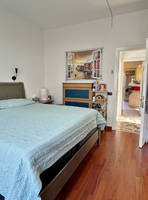 OTTIMO TRICAMERE BISERVIZI CON TAVERNA E GARAGE COLLEGATI, IN VENDITA A VICENZA QUARTIERE PISCINE...