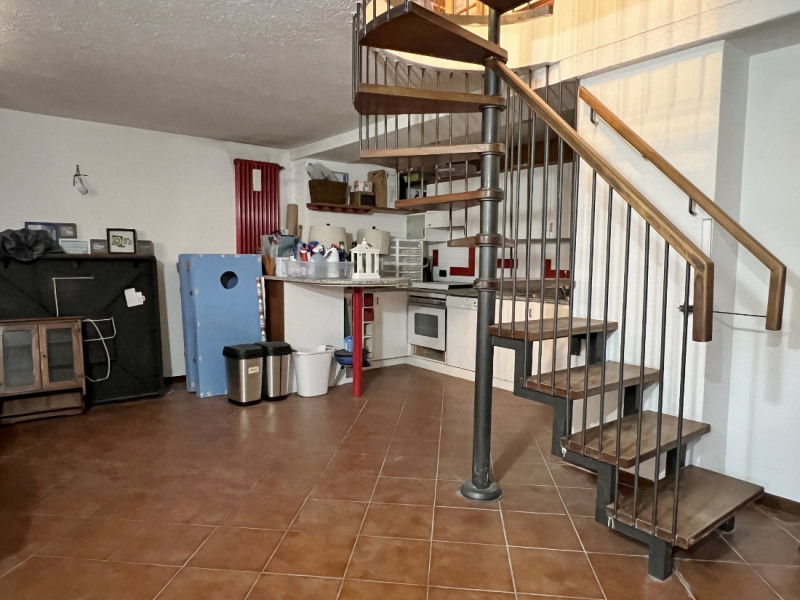 OTTIMO TRICAMERE BISERVIZI CON TAVERNA E GARAGE COLLEGATI, IN VENDITA A VICENZA QUARTIERE PISCINE...