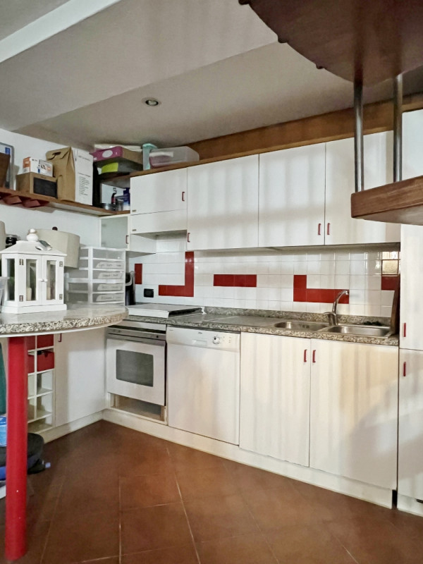 OTTIMO TRICAMERE BISERVIZI CON TAVERNA E GARAGE COLLEGATI, IN VENDITA A VICENZA QUARTIERE PISCINE...