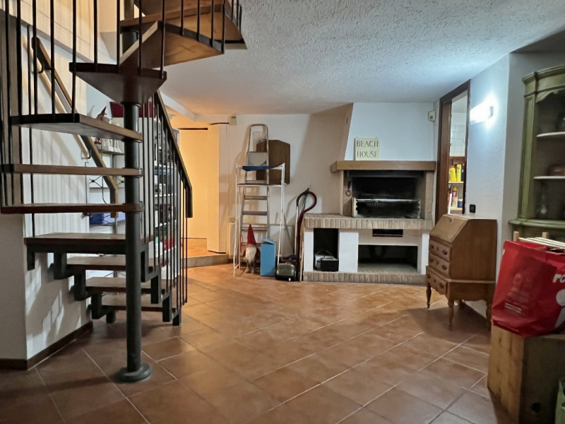 OTTIMO TRICAMERE BISERVIZI CON TAVERNA E GARAGE COLLEGATI, IN VENDITA A VICENZA QUARTIERE PISCINE...