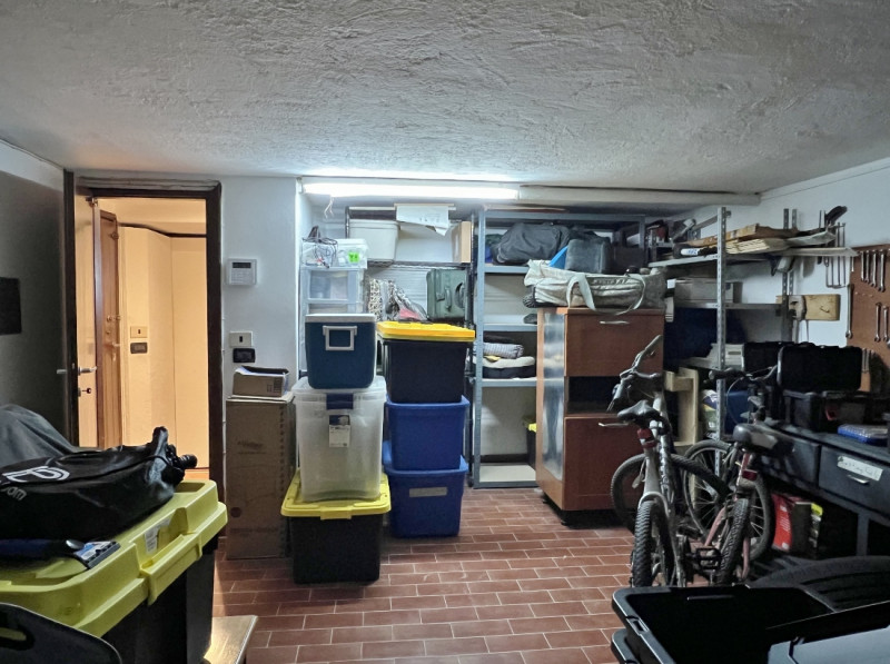 OTTIMO TRICAMERE BISERVIZI CON TAVERNA E GARAGE COLLEGATI, IN VENDITA A VICENZA QUARTIERE PISCINE...