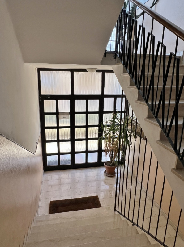 OTTIMO TRICAMERE BISERVIZI CON TAVERNA E GARAGE COLLEGATI, IN VENDITA A VICENZA QUARTIERE PISCINE...