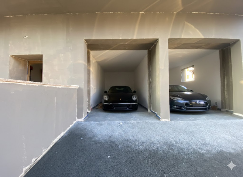 Vicenza città Nella zona della città dietro Istituto Rossi : 3 Camere doppi servizi , Garage e Po...