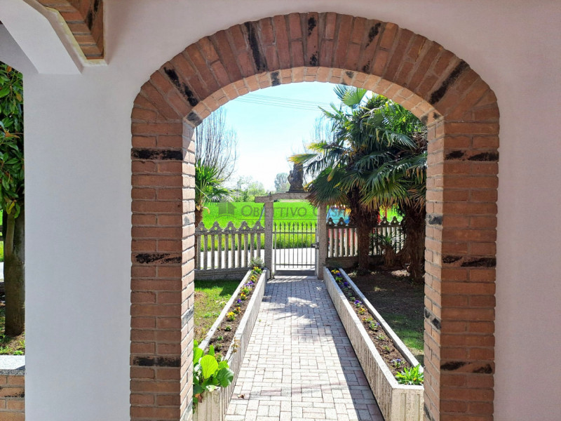 SPS209 - Sant'Angelo di Piove di Sacco - Proponiamo in vendita una porzione di bifamiliare caratt...