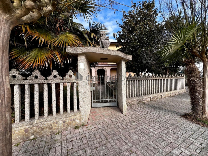 Ampia Porzione di Bifamiliare con 1800mq di Scoperto – Indipendenza e Versatilità 

Se cerchi la ...