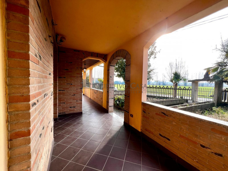 Ampia Porzione di Bifamiliare con 1800mq di Scoperto – Indipendenza e Versatilità 

Se cerchi la ...