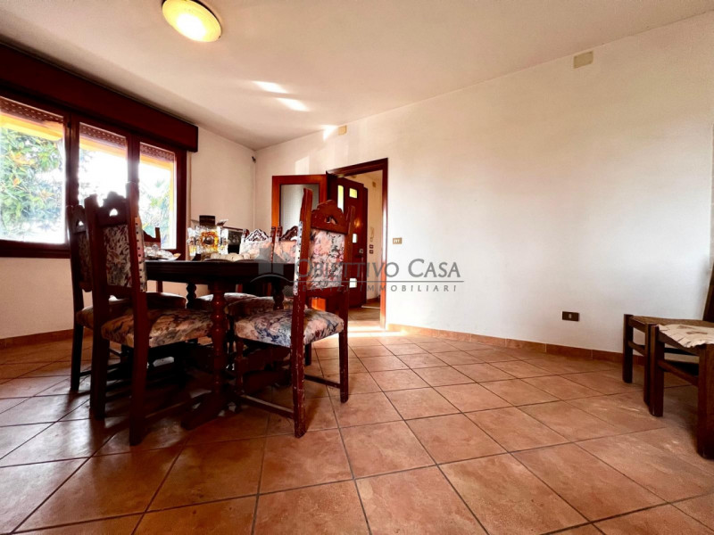 Ampia Porzione di Bifamiliare con 1800mq di Scoperto – Indipendenza e Versatilità 

Se cerchi la ...