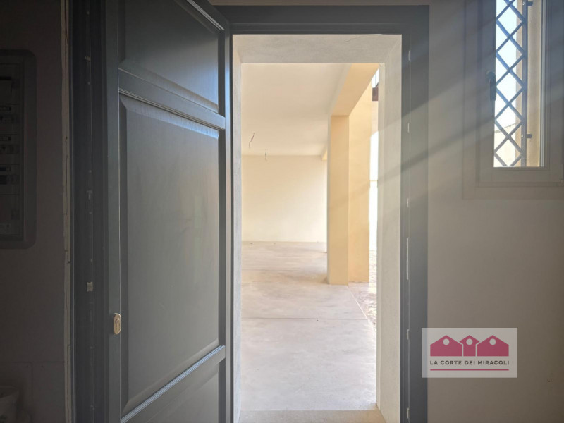 SAN ROCCO: PIANO NOBILE CON ASCENSORE, UNITA' NUOVA SU PALAZZETTO DI TRE UNITA' IN TOTALE, 220 MQ...