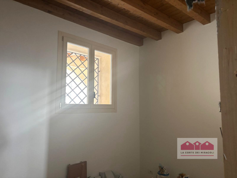 SAN ROCCO: PIANO NOBILE CON ASCENSORE, UNITA' NUOVA SU PALAZZETTO DI TRE UNITA' IN TOTALE, 220 MQ...