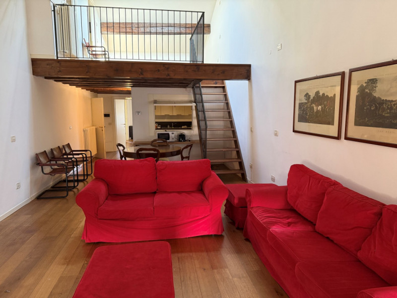 ULTIMO PIANO ARREDATO DUPLEX IN PALAZZO STORICO A RIDOSSO DI PONTE DEGLI ANGELI. EURO 1.350 MENSI...