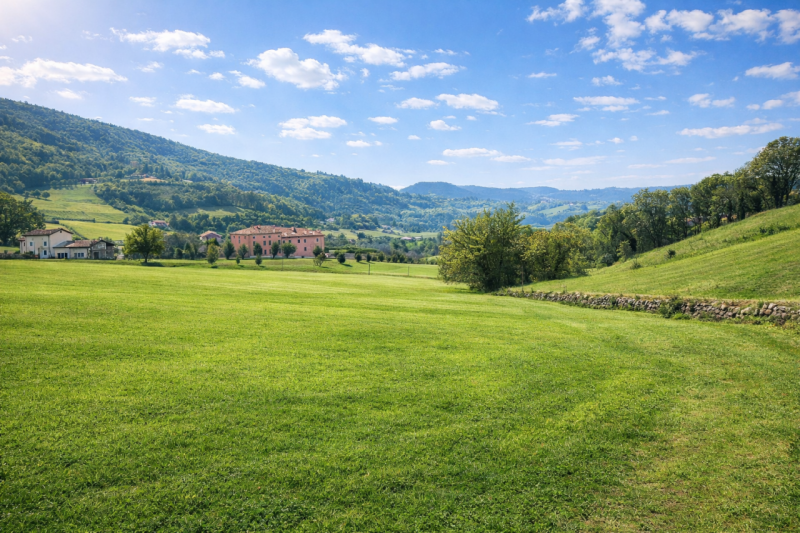 Proponiamo in vendita nella splendida località di San Valentino, situata nel comune di Brendola, ...