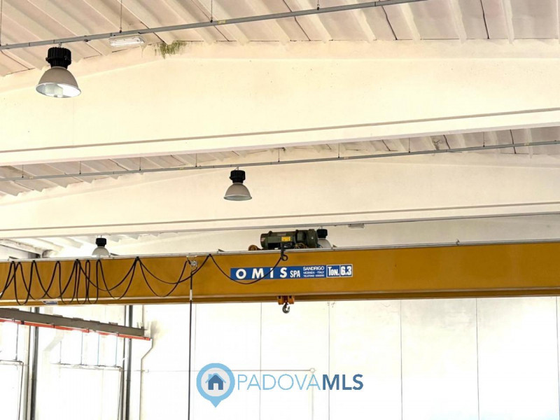 Immobile in esclusiva al Gruppo Padova MLS.
Interessante capannone singolo di forma rettangolare ...
