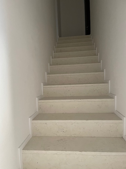 Oggi vi proponiamo una porzione di trifamiliare in centro a Sant'Angelo di Piove di Sacco, contes...