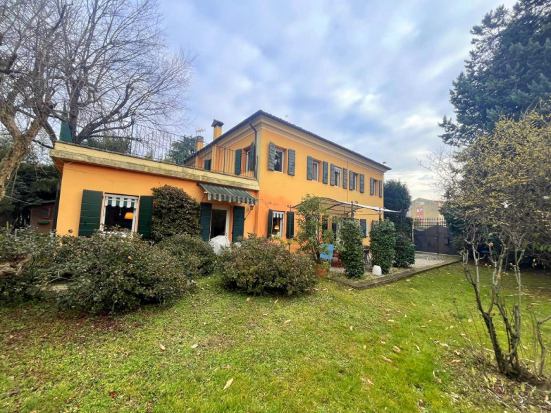 CASA SINGOLA IN CENTRO DI MESTRINO €.435.000 - rif.MG008

Scopri questa splendida casa singola in...