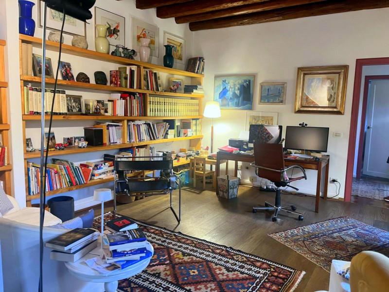 CASA SINGOLA IN CENTRO DI MESTRINO €.435.000 - rif.MG008

Scopri questa splendida casa singola in...