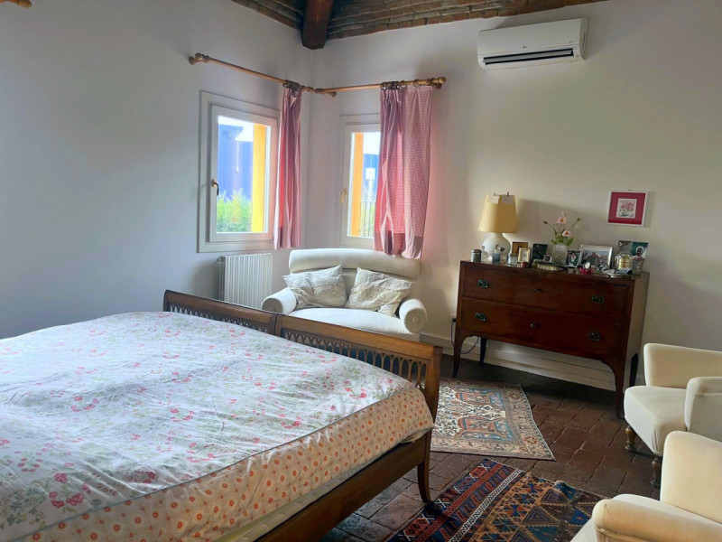 CASA SINGOLA IN CENTRO DI MESTRINO €.435.000 - rif.MG008

Scopri questa splendida casa singola in...