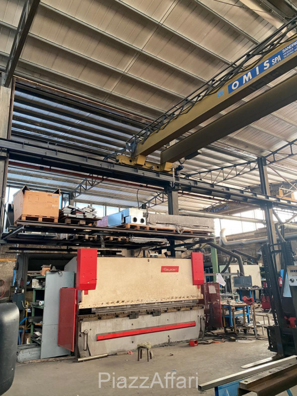 Arzergrande - Vendesi capannone di mq 700 circa, H 7 m sotto catena -capriata, compreso spogliato...