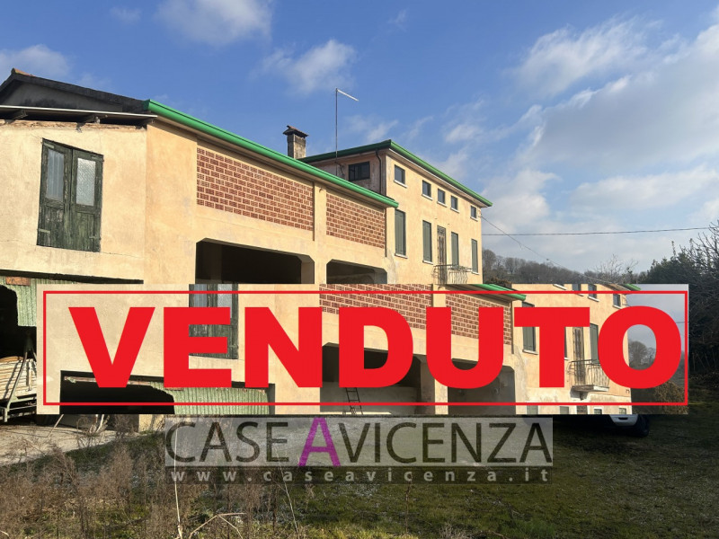 Montegalda - C.E.F.- Venite a Scoprire questa splendida casa singola terratetto situata nel cuore...