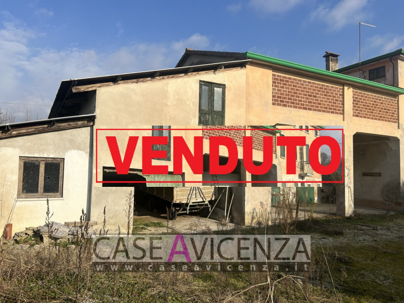 Montegalda - C.E.F.- Venite a Scoprire questa splendida casa singola terratetto situata nel cuore...