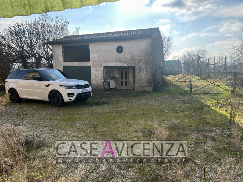 Montegalda - C.E.F.- Venite a Scoprire questa splendida casa singola terratetto situata nel cuore...