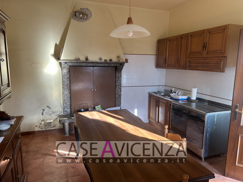 Montegalda - C.E.F.- Venite a Scoprire questa splendida casa singola terratetto situata nel cuore...