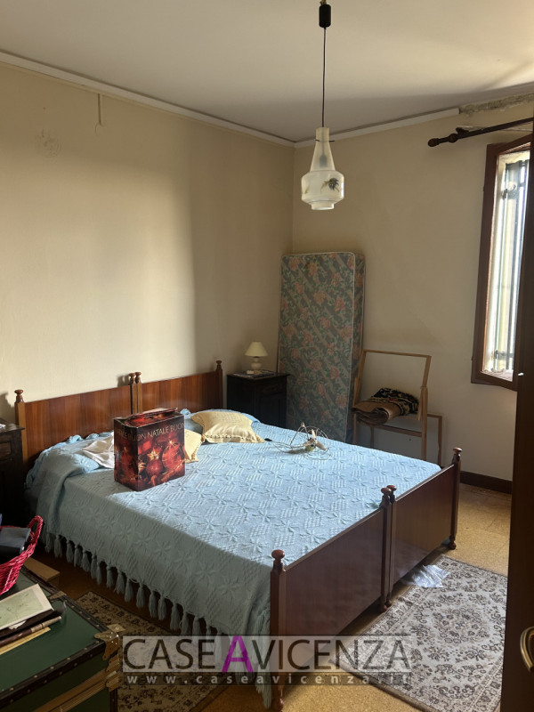 Montegalda - C.E.F.- Venite a Scoprire questa splendida casa singola terratetto situata nel cuore...