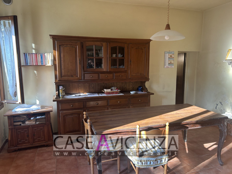 Montegalda - C.E.F.- Venite a Scoprire questa splendida casa singola terratetto situata nel cuore...